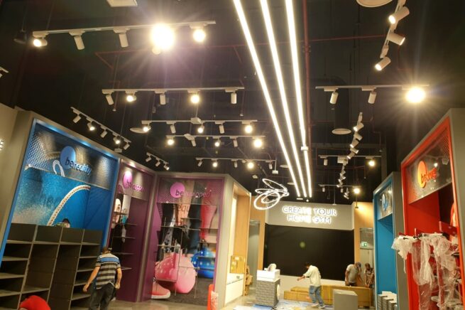 qatar customer sports store lighting project led track lights 1